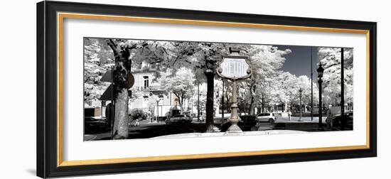 Another Look - Paris-Philippe Hugonnard-Framed Photographic Print