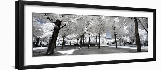 Another Look - Paris-Philippe Hugonnard-Framed Photographic Print