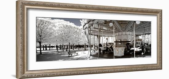 Another Look - Paris-Philippe Hugonnard-Framed Photographic Print