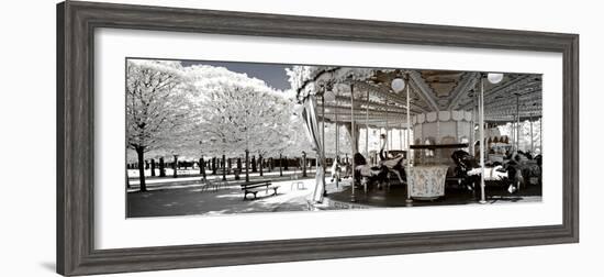 Another Look - Paris-Philippe Hugonnard-Framed Photographic Print