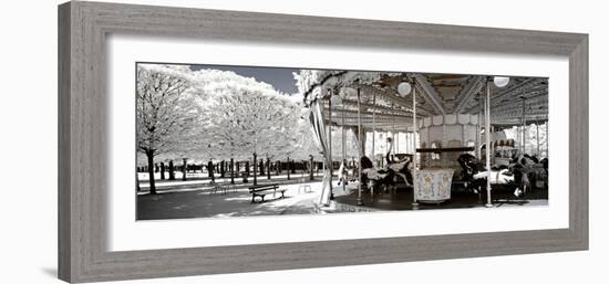 Another Look - Paris-Philippe Hugonnard-Framed Photographic Print