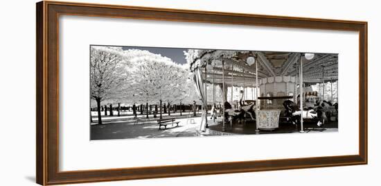 Another Look - Paris-Philippe Hugonnard-Framed Photographic Print