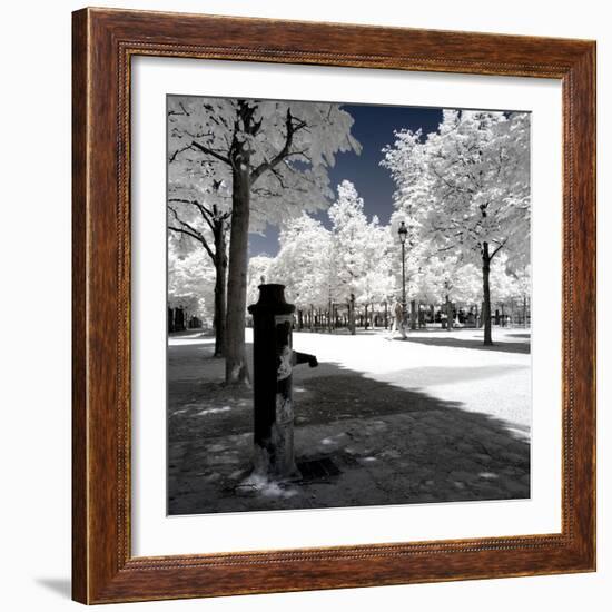 Another Look - Paris-Philippe Hugonnard-Framed Photographic Print