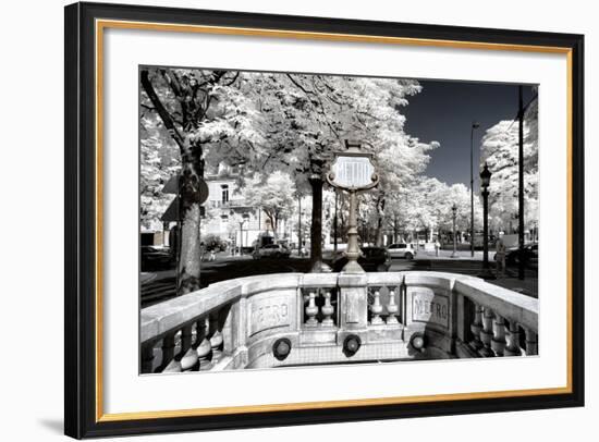 Another Look - Paris-Philippe Hugonnard-Framed Photographic Print