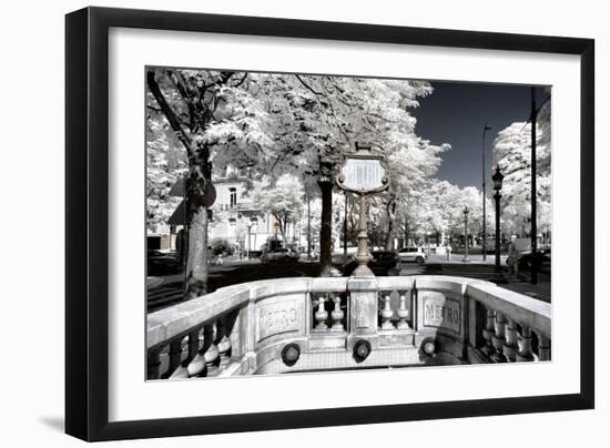 Another Look - Paris-Philippe Hugonnard-Framed Photographic Print