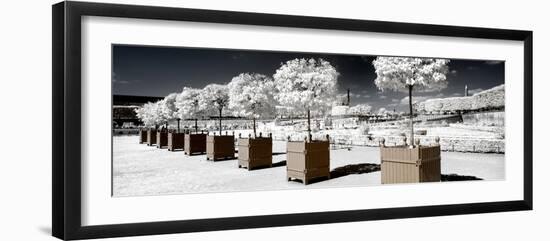 Another Look - Paris-Philippe Hugonnard-Framed Photographic Print