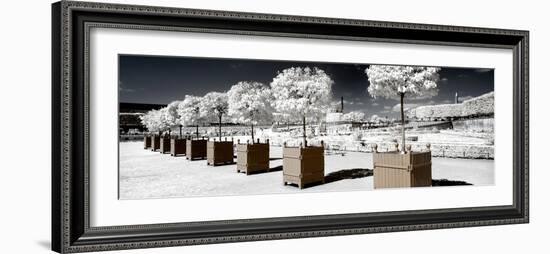 Another Look - Paris-Philippe Hugonnard-Framed Photographic Print