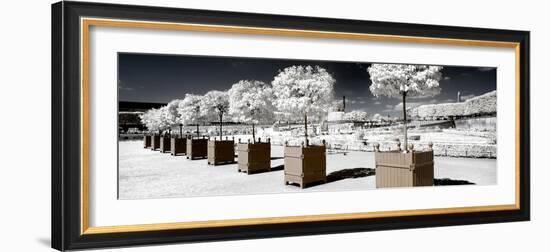 Another Look - Paris-Philippe Hugonnard-Framed Photographic Print