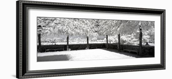 Another Look - Paris-Philippe Hugonnard-Framed Photographic Print