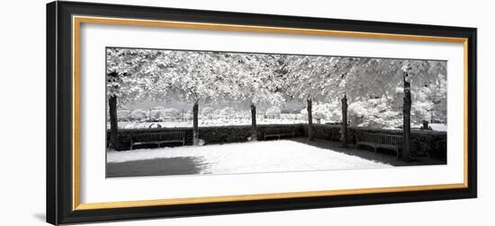 Another Look - Paris-Philippe Hugonnard-Framed Photographic Print