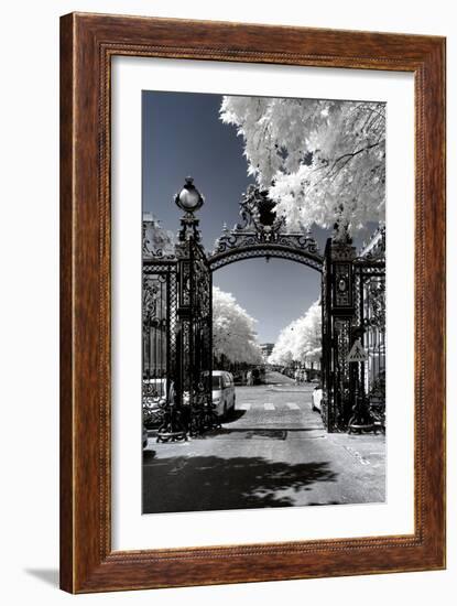 Another Look - Paris-Philippe Hugonnard-Framed Photographic Print