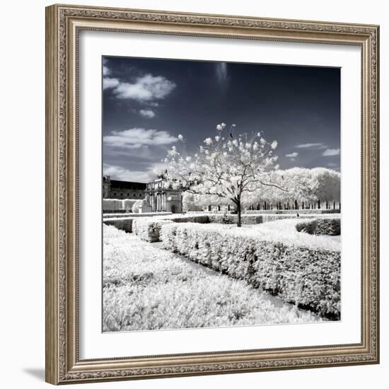 Another Look - Paris-Philippe Hugonnard-Framed Photographic Print