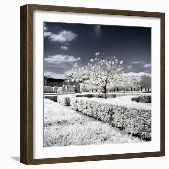 Another Look - Paris-Philippe Hugonnard-Framed Photographic Print