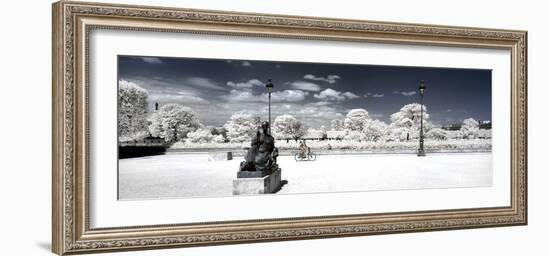 Another Look - Paris-Philippe Hugonnard-Framed Photographic Print