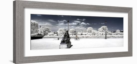 Another Look - Paris-Philippe Hugonnard-Framed Photographic Print