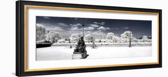 Another Look - Paris-Philippe Hugonnard-Framed Photographic Print