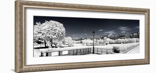 Another Look - Paris-Philippe Hugonnard-Framed Photographic Print