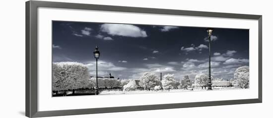 Another Look - Paris-Philippe Hugonnard-Framed Photographic Print