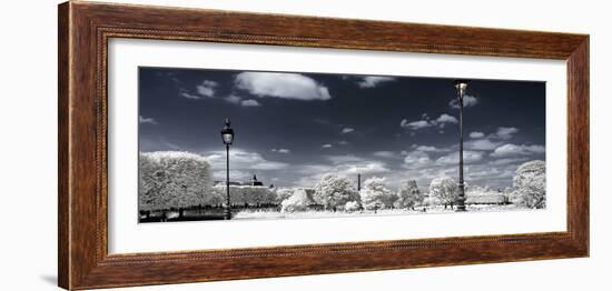 Another Look - Paris-Philippe Hugonnard-Framed Photographic Print