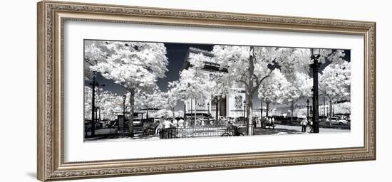 Another Look - Paris-Philippe Hugonnard-Framed Photographic Print