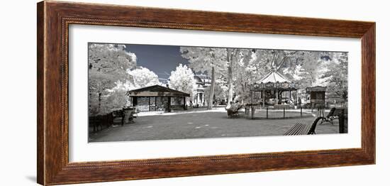 Another Look - Paris-Philippe Hugonnard-Framed Photographic Print