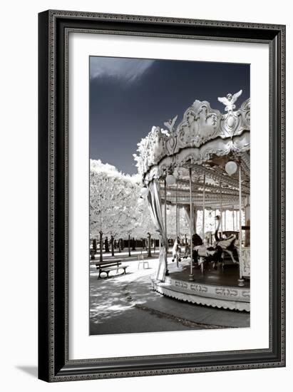 Another Look - Paris-Philippe Hugonnard-Framed Photographic Print