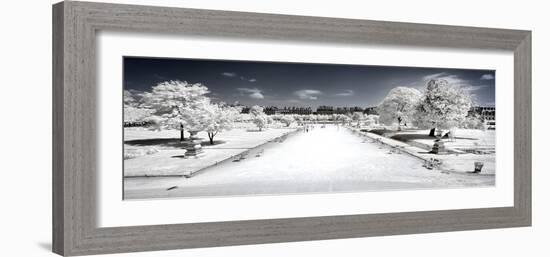 Another Look - Paris-Philippe Hugonnard-Framed Photographic Print