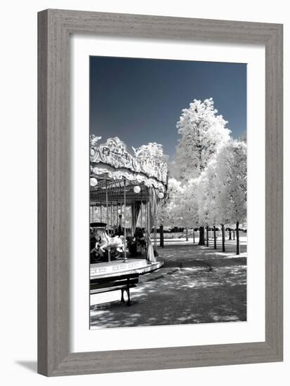 Another Look - Paris-Philippe Hugonnard-Framed Photographic Print