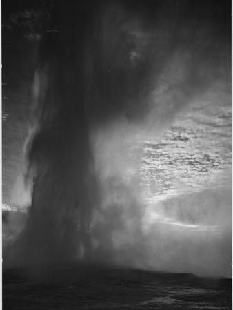 Watch a Steam Tornado Form Over Yellowstone's Grand Prismatic