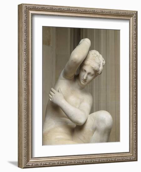 Aphrodite accroupie : après restauration-null-Framed Giclee Print