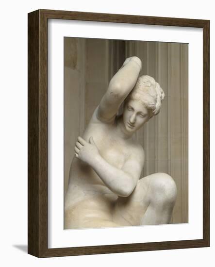 Aphrodite accroupie : après restauration-null-Framed Giclee Print