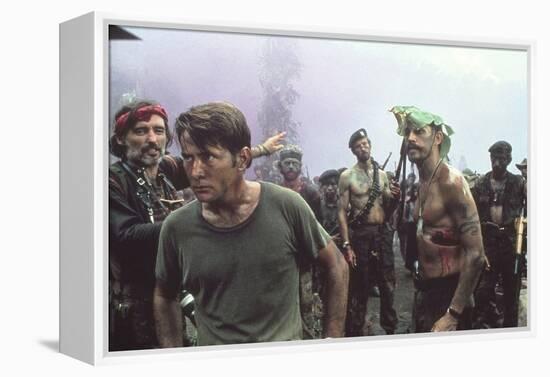 APOCALYPSE NOW, 1979 directed by FRANCIS FORD COPPOLA Dennis Hopper and Martin Sheen (photo)-null-Framed Stretched Canvas