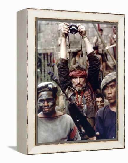 APOCALYPSE NOW, 1979 directed by FRANCIS FORD COPPOLA Dennis Hopper (photo)-null-Framed Stretched Canvas