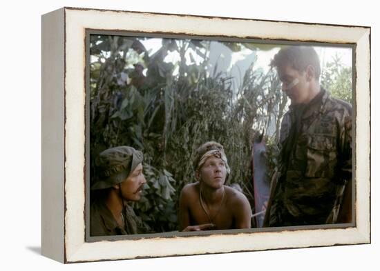 APOCALYPSE NOW, 1979 directed by FRANCIS FORD COPPOLA Frederic Forrest, Sam Bottoms and Martin Shee-null-Framed Stretched Canvas