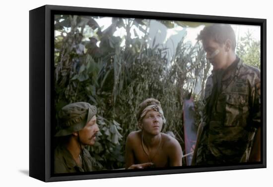 APOCALYPSE NOW, 1979 directed by FRANCIS FORD COPPOLA Frederic Forrest, Sam Bottoms and Martin Shee-null-Framed Stretched Canvas