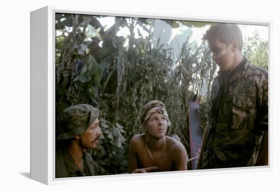APOCALYPSE NOW, 1979 directed by FRANCIS FORD COPPOLA Frederic Forrest, Sam Bottoms and Martin Shee-null-Framed Stretched Canvas