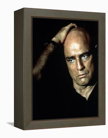 APOCALYPSE NOW, 1979 directed by FRANCIS FORD COPPOLA Marlon Brando (photo)-null-Framed Stretched Canvas