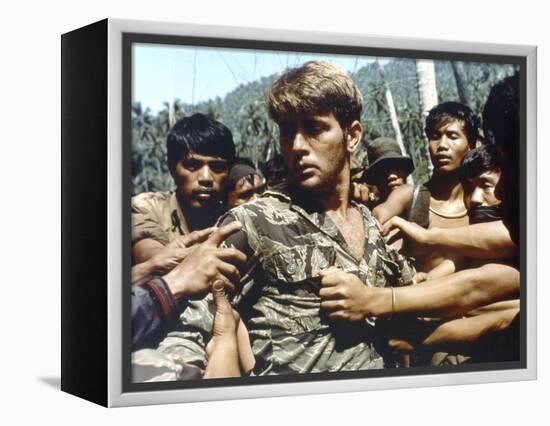 APOCALYPSE NOW, 1979 directed by FRANCIS FORD COPPOLA Martin Sheen (photo)-null-Framed Stretched Canvas