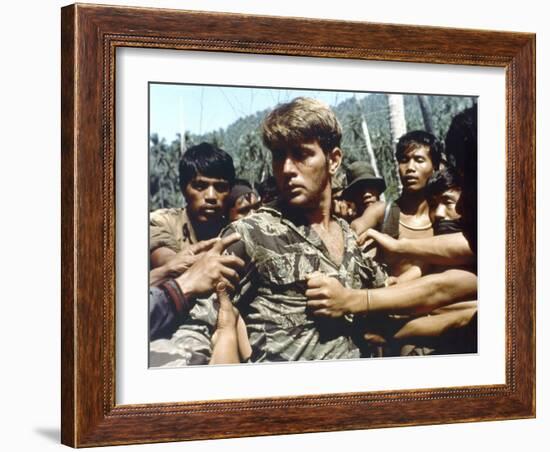 APOCALYPSE NOW, 1979 directed by FRANCIS FORD COPPOLA Martin Sheen (photo)-null-Framed Photo