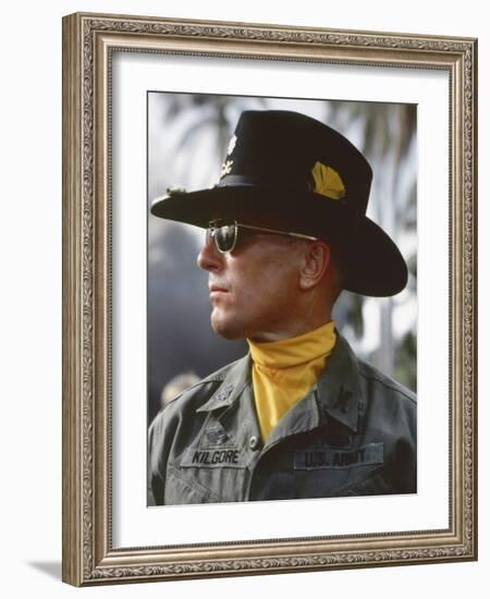 APOCALYPSE NOW, 1979 directed by FRANCIS FORD COPPOLA Robert Duvall (photo)-null-Framed Photo