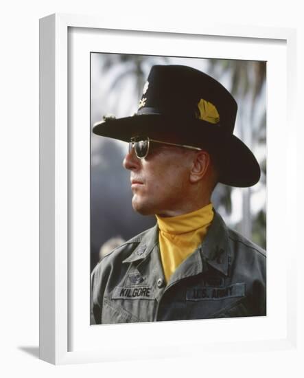 APOCALYPSE NOW, 1979 directed by FRANCIS FORD COPPOLA Robert Duvall (photo)-null-Framed Photo