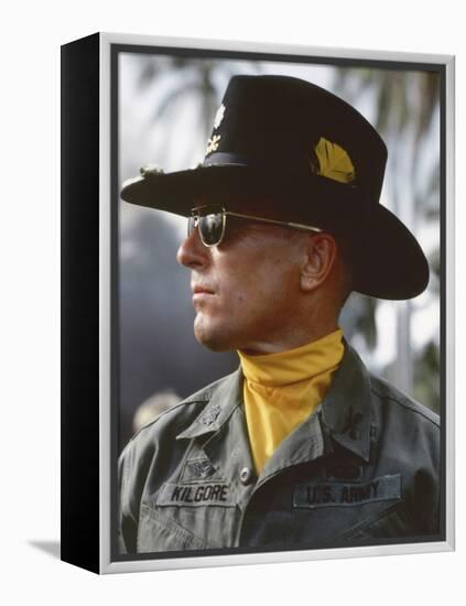 APOCALYPSE NOW, 1979 directed by FRANCIS FORD COPPOLA Robert Duvall (photo)-null-Framed Stretched Canvas