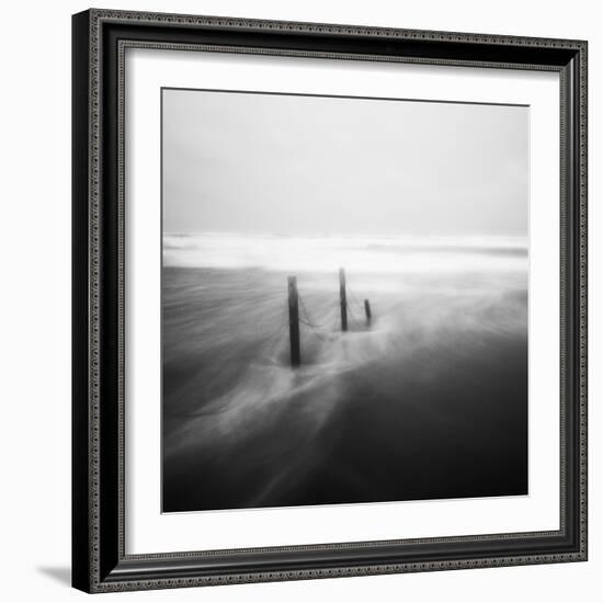 Appesi-Massimo Della-Framed Photographic Print