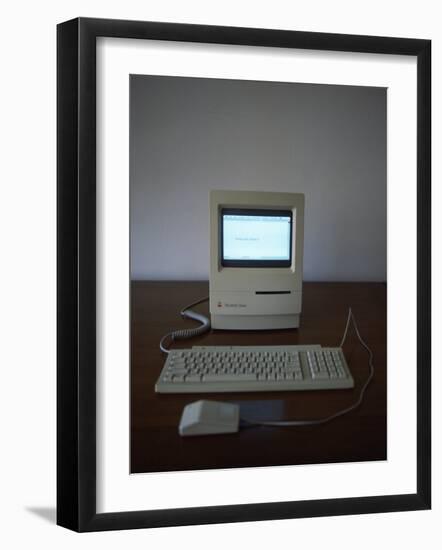 Apple Macintosh Classic Desktop PC-null-Framed Photographic Print