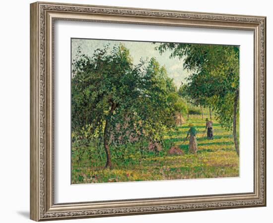 Apple Trees and Hay Makers at Eragny (Pommiers et Faneuses, Eragny). 1895-Camille Pissarro-Framed Giclee Print