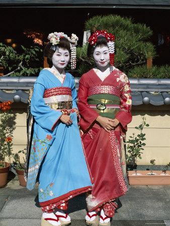 Apprentice Geisha (Maiko), Women Dressed in Traditional Costume, Kimono,  Kyoto, Honshu, Japan' Photographic Print | Art.com