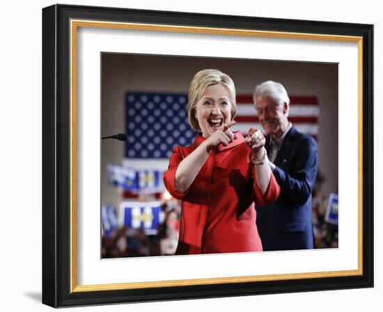 APTOPIX DEM 2016 Clinton-John Locher-Framed Photographic Print