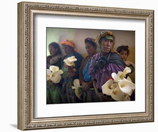 APTOPIX Guatemala Burial-Rodrigo Abd-Framed Photographic Print