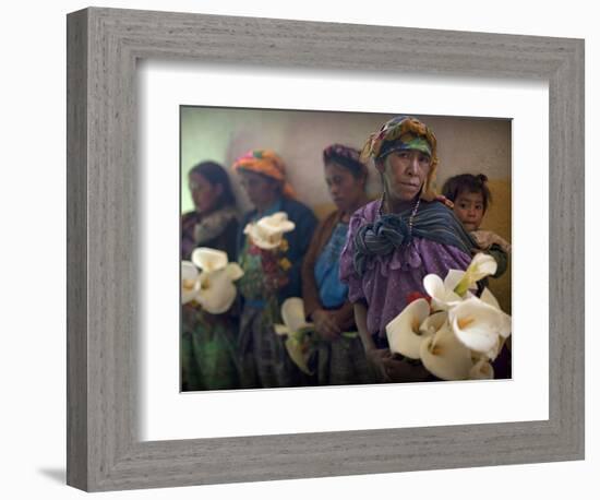 APTOPIX Guatemala Burial-Rodrigo Abd-Framed Photographic Print