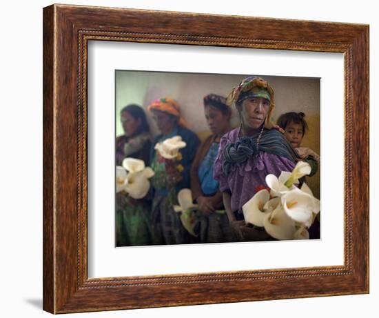 APTOPIX Guatemala Burial-Rodrigo Abd-Framed Photographic Print